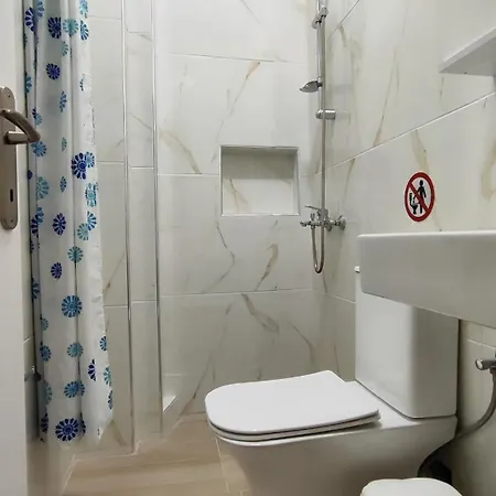 Vaspyflogitarooms Apartment Flogita